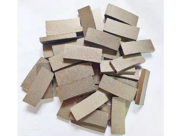 Diamond segment for granite